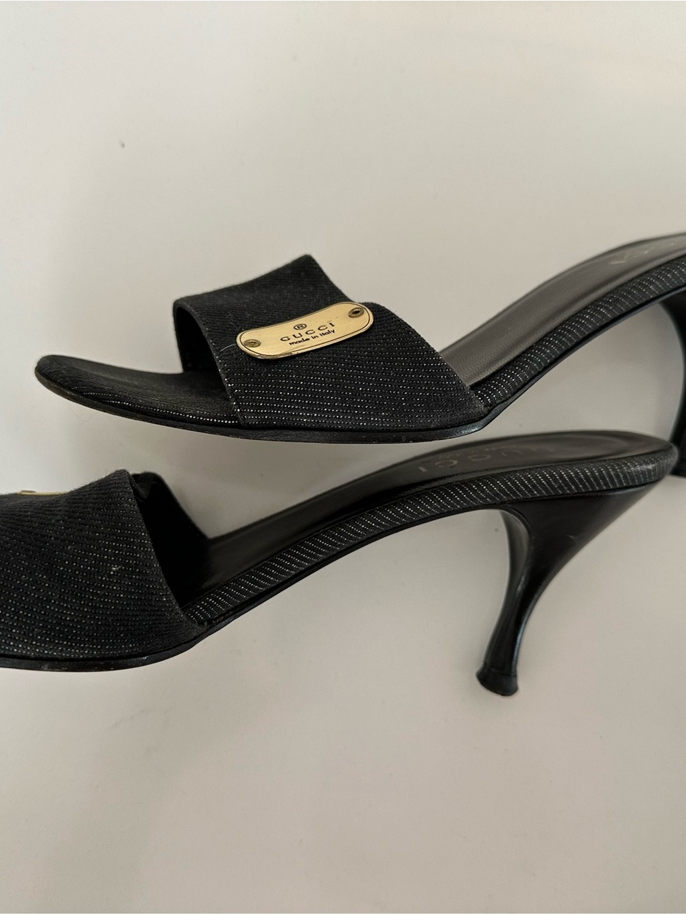 Gucci Black Denim Open-Toe Mid-Heel Mules with Gold Plaque - Picture 2 of 4